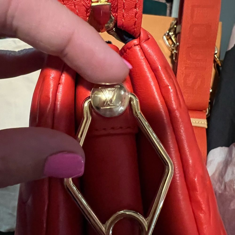 Louis Vuitton COUSSIN PM ROUGE - Picture 11 of 14